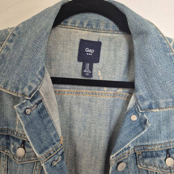 Perfectly worn-in medium blue denim jacket - Picture 2 of 5
